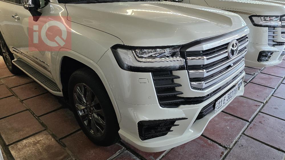 تۆیۆتا لاند کروزەر